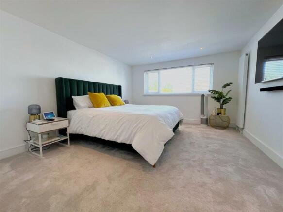 bed 1.jpg