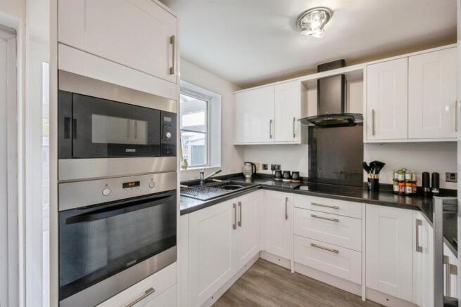 3 bed Town House for sale Image 7