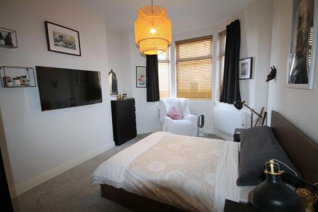 Bedroom 1.JPG