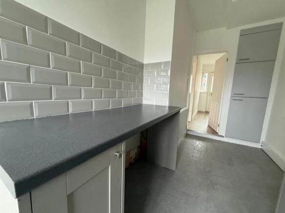 3 bed Terraced to rent Image 6
