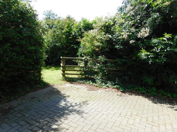 Side Gated Entran...