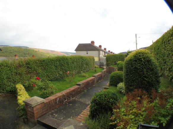 Front Garden and Views