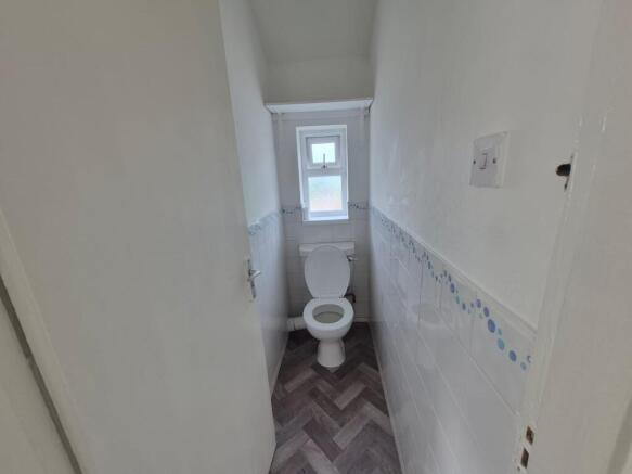 3 bed Flat to rent Image 9