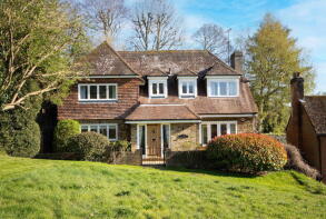 Forches Corner, Dog Kennel Lane, Chorleywood WD3 5EE