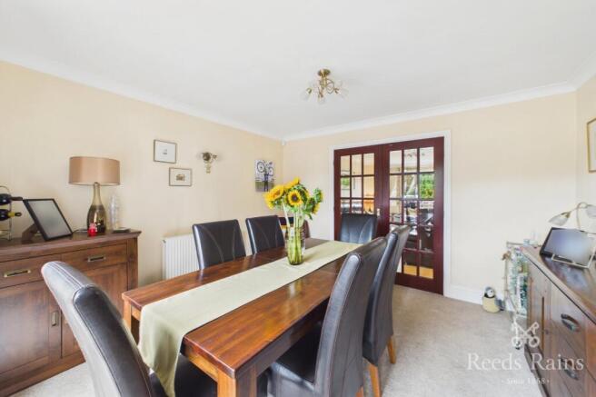5 bed Detached for sale Image 10
