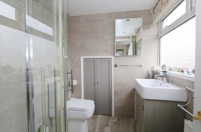 Ensuite Shower Ro...
