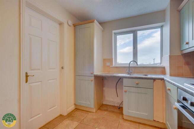 2 bed Apartment for sale Image 6
