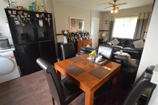 Family Room 2.JPG