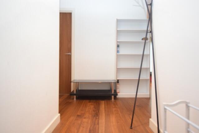 1 bed Apartment to rent Image 8