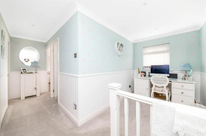 FIRST FLOOR LANDING