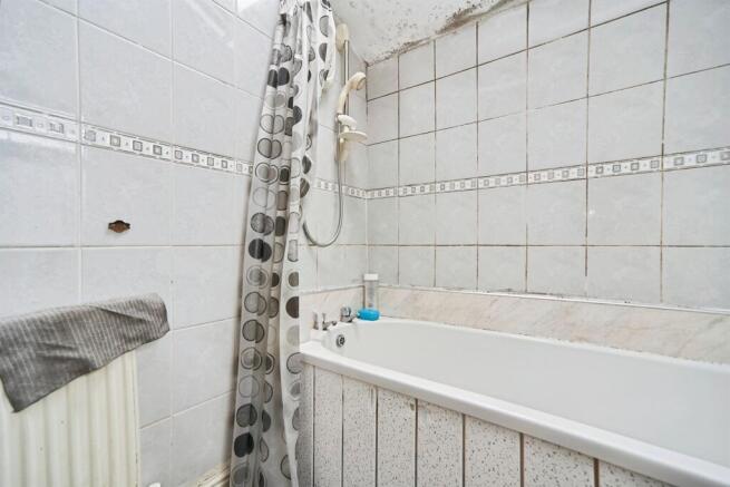 4 bed Terraced for sale Image 11