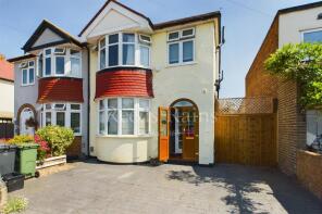 101, Wentworth Drive, Dartford DA1 3NQ