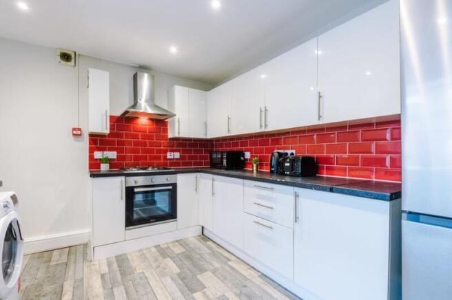 7 bed Terraced to rent Image 8