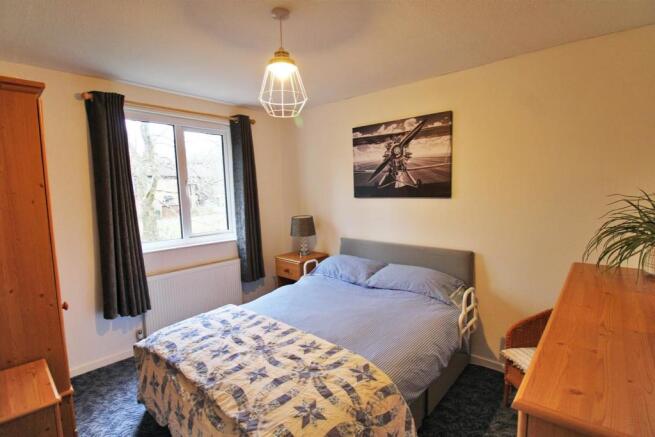 Bedroom 1.jpg
