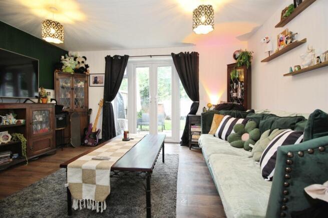 3 bed Semi-Detached for sale Image 7