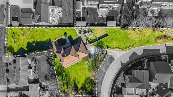 Enclosed Garden With High Privacy
