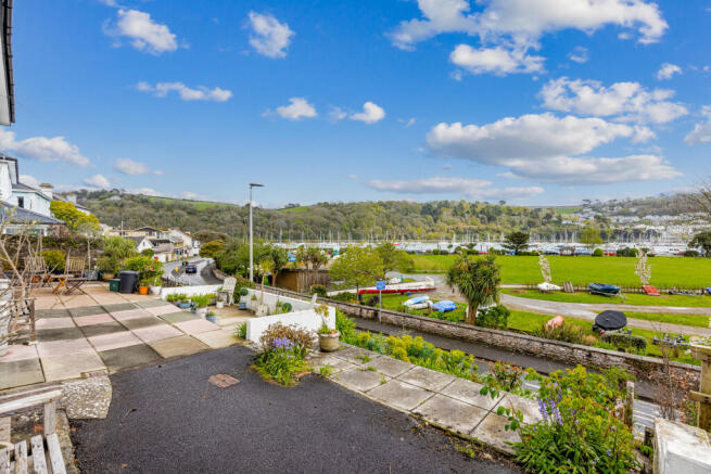 2 View 19 Coombe Road