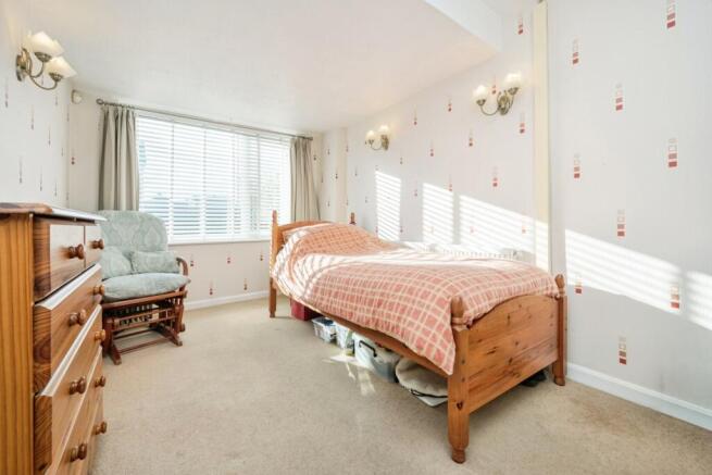Caister Road, Bedford, Bedfordshire, MK41 photo 3
