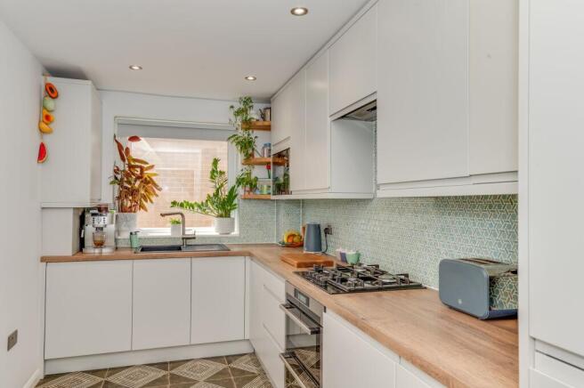 SITTING DINING ROOM AND KITCHEN