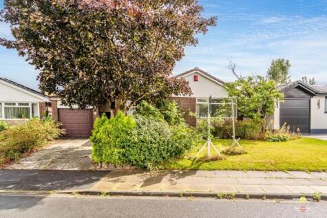 4 Bloomfield Drive, Bury, Lancashire, BL9 8JX