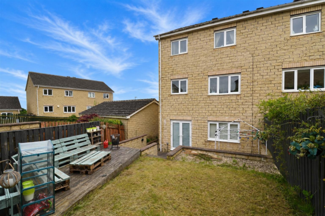 4 bed Semi-Detached for sale Image 7