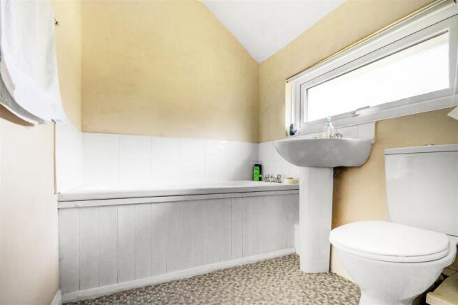 3 bed Terraced for sale Image 5