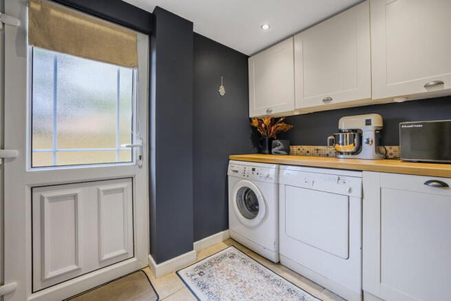 3 bed Semi-Detached for sale Image 8