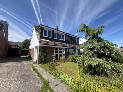 8 Dawlish Avenue, Oldham