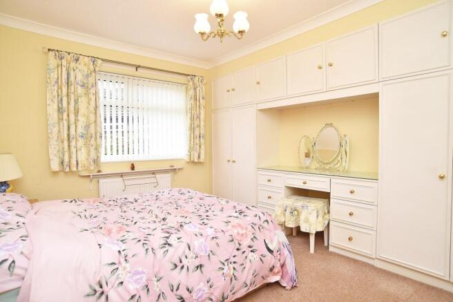 2 bed Semi-Detached Bungalow for sale Image 5