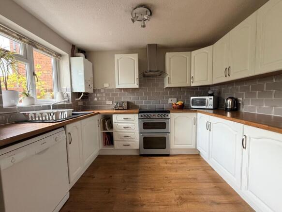 Clovelly Way, Nuneaton, CV11 photo 4