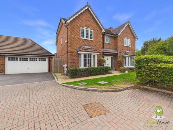 EweMove Estate Agents Basingstoke - Cortland Drive