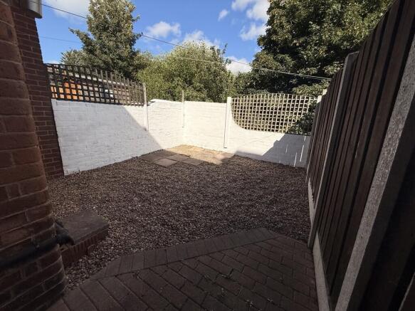 3 bed Terraced to rent Image 11