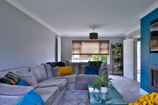 4 bed Detached for sale Image 11