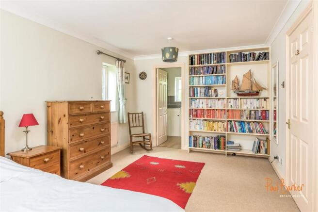 220511 - 12 St Barts Close - 18 [WM].jpg
