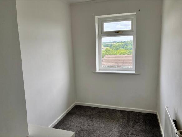 3 bed Terraced for sale Image 6