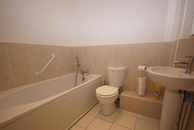 Bathroom.JPG