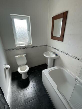 Family bathroom.JPEG
