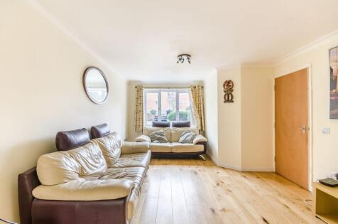 Heathfield Drive, Colliers Wood, Mitcham, CR4