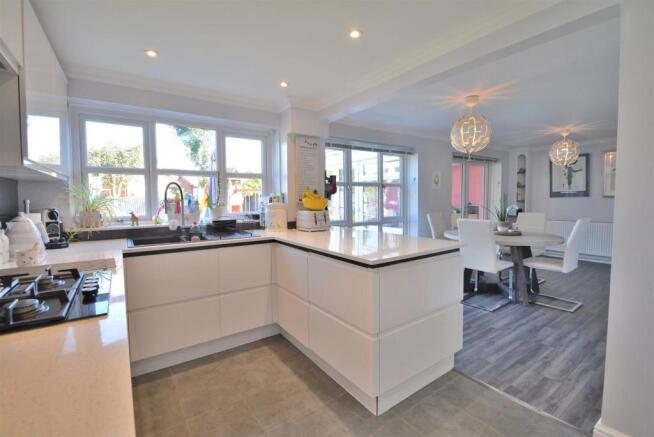kitchen 1.JPG