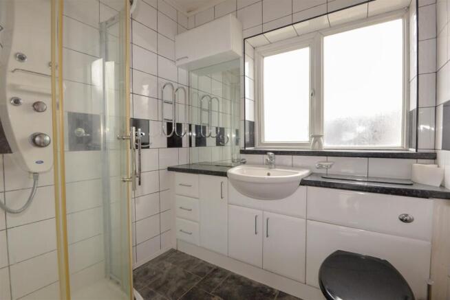 Shower Room 1.jpg