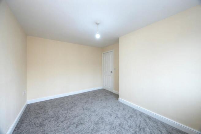 3 bed Terraced to rent Image 12