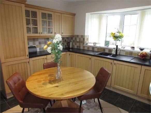 2 bed Detached Bungalow for sale Image 7