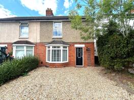 16, Queens Road, Petersfield GU32 3BD