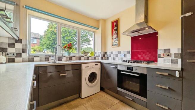 3 bed Terraced for sale Image 5