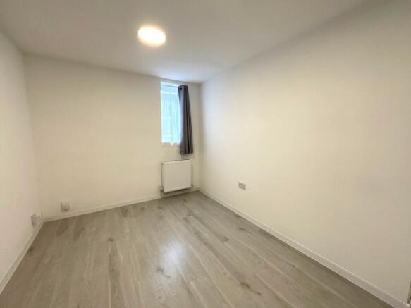 1 bed Flat to rent Image 5