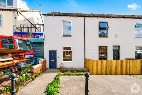 76 Wakefield Road
Kinsley, Pontefract, WF9 5EH