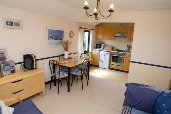 Living/Kitchen/Di...