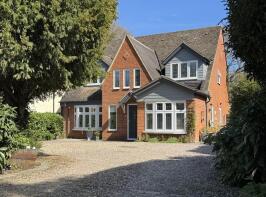 4a, The Drive, Welwyn AL6 0TR