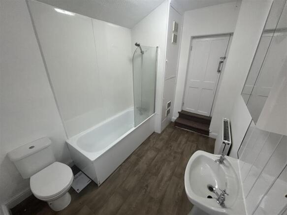 3 bed Terraced to rent Image 10
