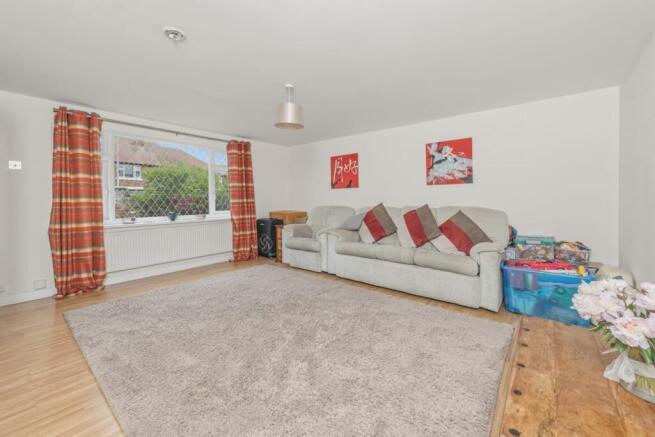 4 bed Semi-Detached for sale Image 4